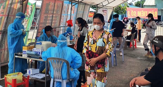 ĐBSCL: F0 tăng, hệ thống y tế quá tải ảnh 4