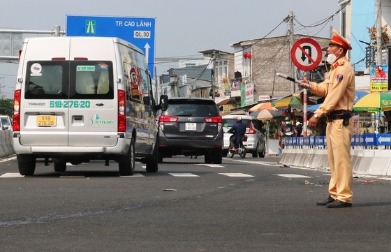 Giải tỏa 'điểm nóng' kẹt xe ở đoạn cuối cao tốc Trung Lương - Mỹ Thuận ảnh 1