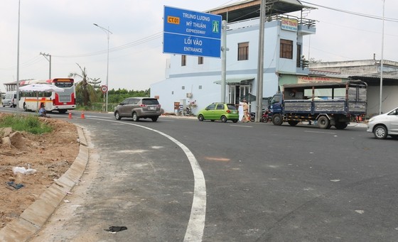 Giải tỏa 'điểm nóng' kẹt xe ở đoạn cuối cao tốc Trung Lương - Mỹ Thuận ảnh 2
