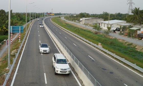 Giải tỏa 'điểm nóng' kẹt xe ở đoạn cuối cao tốc Trung Lương - Mỹ Thuận ảnh 3