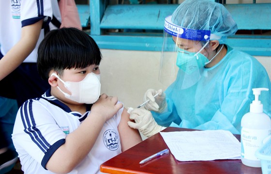 Khoảng 438.000 trẻ em tỉnh Kiên Giang và An Giang được tiêm ngừa Covid-19 ảnh 1