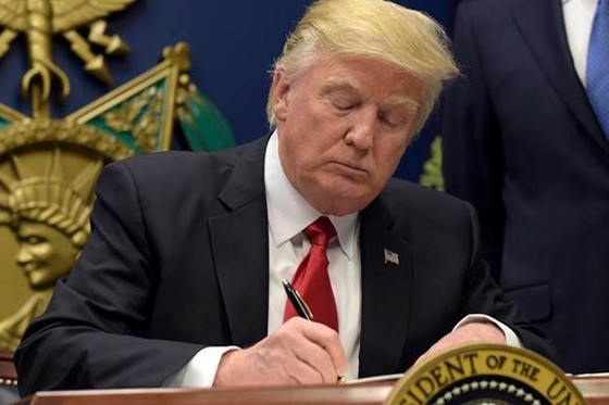 Trump sắp ký sắc lệnh mới liên quan nhập cư ảnh 1