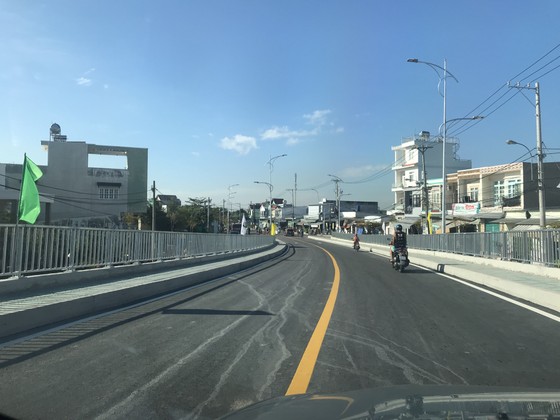 Thông xe cầu Phước Lộc, huyện Nhà Bè sau 8 năm thi công ảnh 2