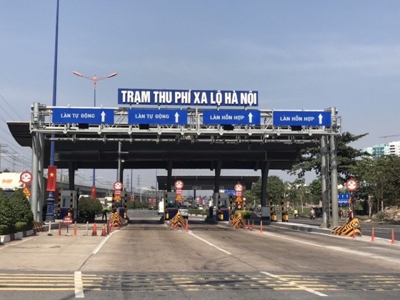 Vì sao trạm thu phí xa lộ Hà Nội thu phí trở lại? ảnh 1