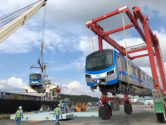 Hai đoàn tàu số 6, 7 ​của tuyến metro số 1 đã cập cảng Khánh Hội ảnh 3