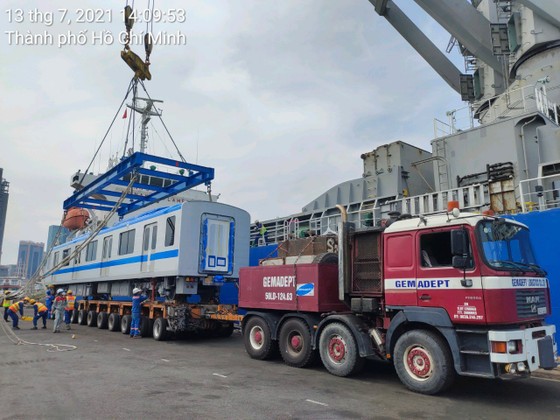 Hai đoàn tàu số 6, 7 ​của tuyến metro số 1 đã cập cảng Khánh Hội ảnh 5