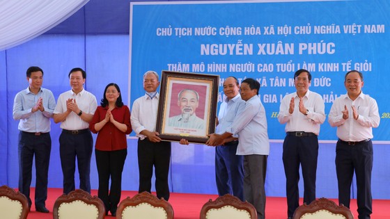 Chủ tịch nước Nguyễn Xuân Phúc: Xây dựng viện dưỡng lão, cơ sở chăm sóc phục vụ người cao tuổi ảnh 1