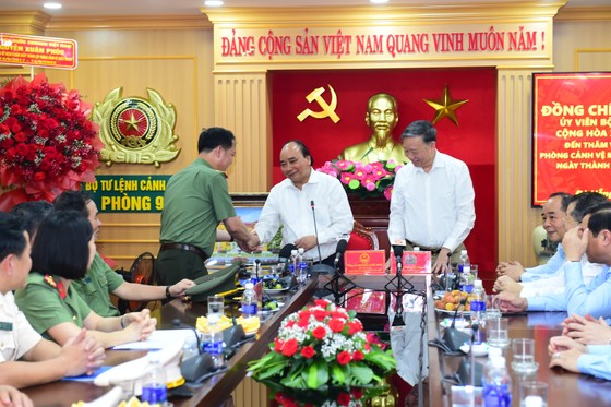 Phòng Cảnh vệ miền Trung được Thủ tướng Chính phủ tặng bằng khen ảnh 6