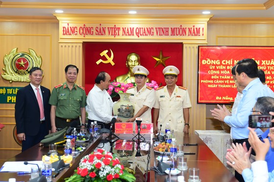 Phòng Cảnh vệ miền Trung được Thủ tướng Chính phủ tặng bằng khen  ảnh 4