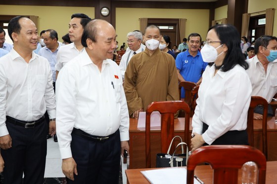 Chủ tịch nước Nguyễn Xuân Phúc: Chăm lo tốt hơn lực lượng y tế cơ sở ảnh 5