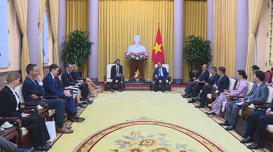 Chủ tịch nước Nguyễn Xuân Phúc tiếp Bộ trưởng Tư pháp Nhật Bản và Lãnh sự Danh dự Việt Nam tại Thụy Sĩ  ảnh 3