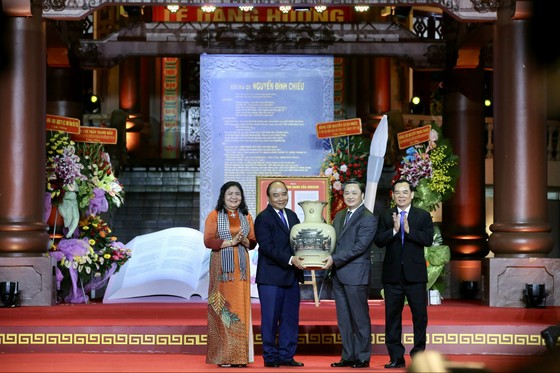 Kỷ niệm 200 năm ngày sinh Danh nhân văn hóa thế giới Nguyễn Đình Chiểu ảnh 3