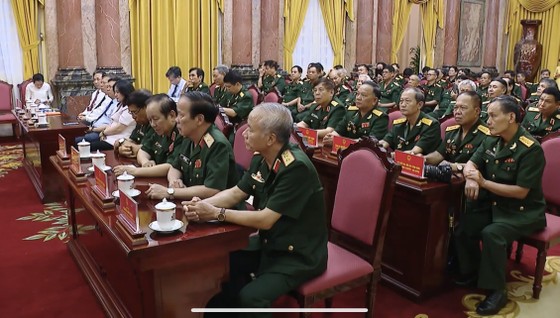 Chủ tịch nước Nguyễn Xuân Phúc tiếp đại biểu cựu chiến binh Mặt trận Vị Xuyên - Hà Tuyên ảnh 3