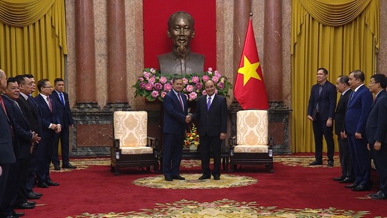 Chủ tịch nước Nguyễn Xuân Phúc tiếp Đại tướng Hun Manet, Phó Tổng Tư lệnh Quân đội Hoàng gia Campuchia ảnh 1