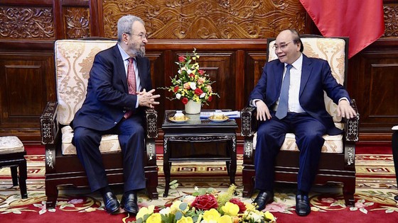 Chủ tịch nước Nguyễn Xuân Phúc tiếp cựu Thủ tướng Israel Ehud Barak ảnh 2