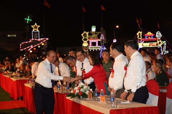 Chủ tịch nước Nguyễn Xuân Phúc dự lễ kỷ niệm 50 năm chiến thắng Cấm Dơi ảnh 8