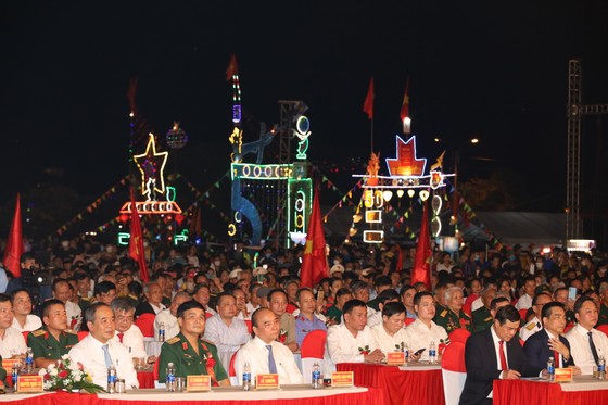 Chủ tịch nước Nguyễn Xuân Phúc dự lễ kỷ niệm 50 năm chiến thắng Cấm Dơi ảnh 3