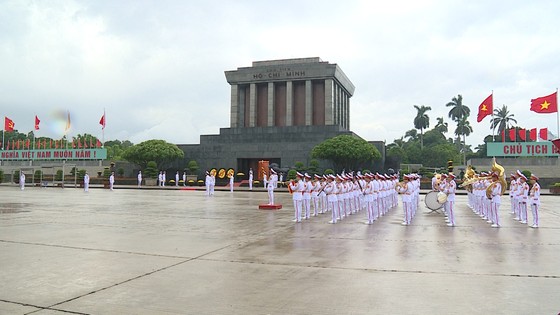 Lãnh đạo Đảng, Nhà nước vào Lăng viếng Chủ tịch Hồ Chí Minh  ảnh 5