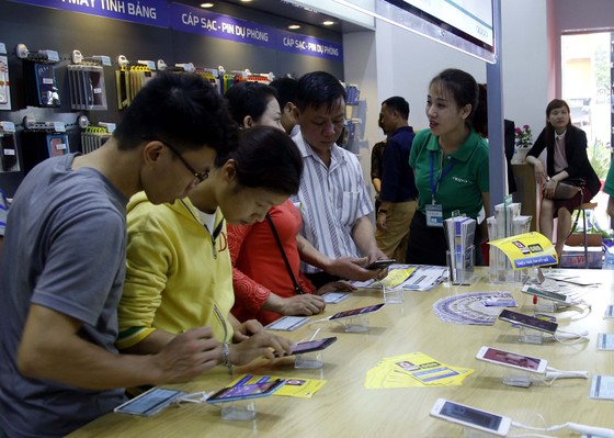 MobiFone nằm trong top 10 thương hiệu giá trị nhất Việt Nam 2017 ảnh 1