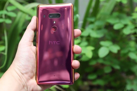 HTC U12 plus bán ở Hoàng Hà Mobile giá gần 20 triệu đồng ảnh 3