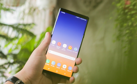 Galaxy S10, S10 Plus, Note 9 giảm đến 7 triệu mừng lễ lớn ảnh 1
