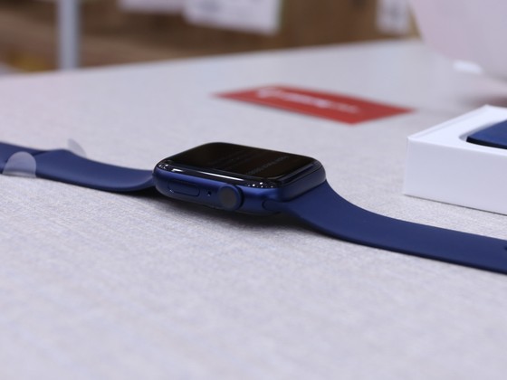 Apple Watch SE, Apple Watch Series 6 đã được bán tại hệ thống Di Động Việt ảnh 2