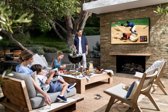 Samsung ra mắt The Terrace – TV QLED ngoài trời  ảnh 2