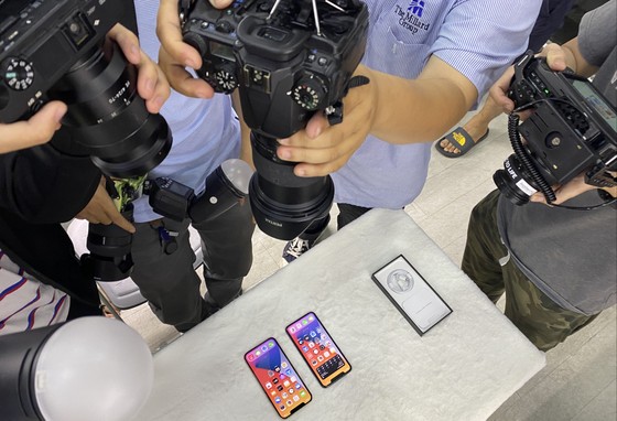 iPhone 12 Pro Max đầu tiên xuất hiện ở Việt Nam có giá 53 triệu đồng  ​ ảnh 2