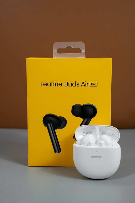 Realme Buds Air Pro chống ồn chủ động với giá gần 2,7 triệu đồng ảnh 2