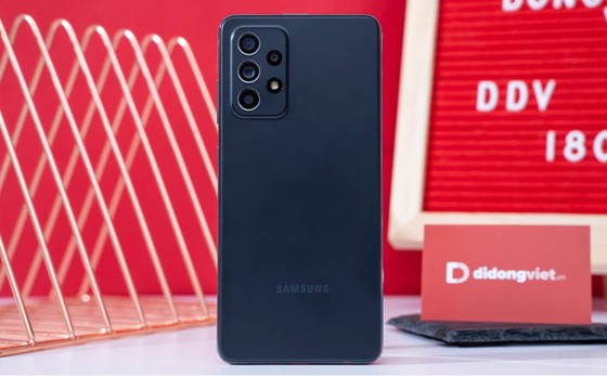 Di Động Việt mở bán Galaxy A52 và A72, giá từ 7,99 triệu đồng ảnh 1