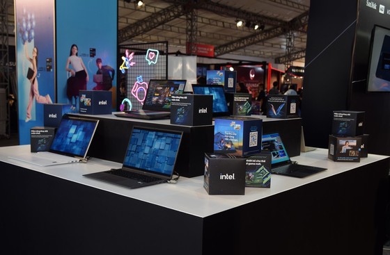 Intel tổ chức  triển lãm IT và gaming  ảnh 1