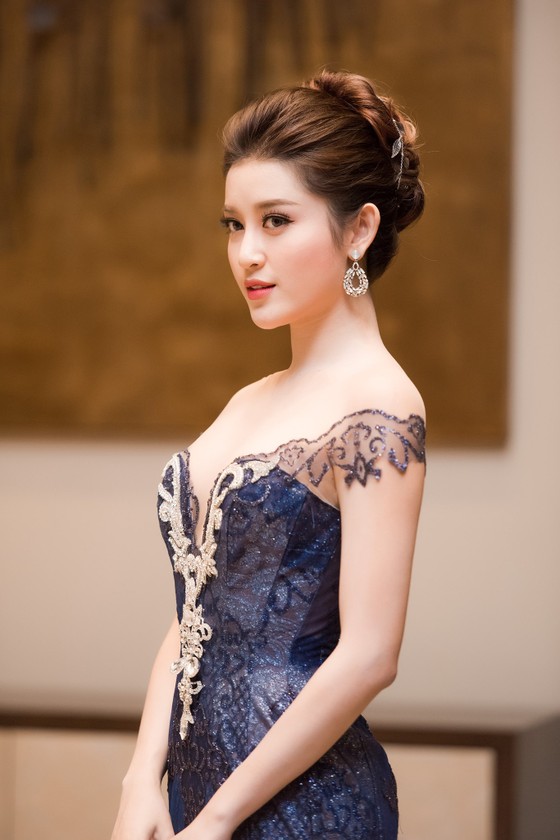 Hoa hậu Mỹ Linh và á hậu Huyền My rạng rỡ thu hút mọi ánh nhìn ảnh 3
