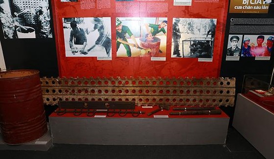 Hơn 300 tư liệu, hình ảnh xúc động tại triển lãm 'Chiến sĩ cách mạng bị địch bắt tù đày' ảnh 2
