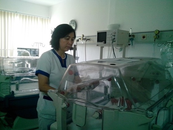 'Món quà vô giá' - chuyện về những bác sĩ nơi tuyến đầu chống dịch ảnh 1