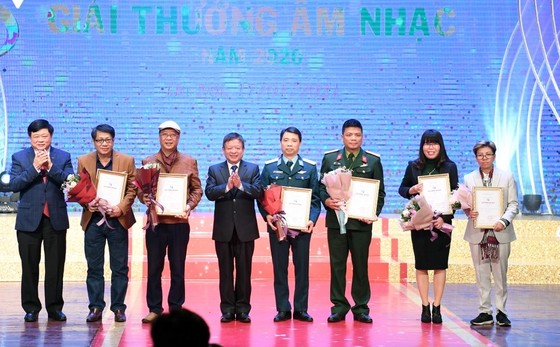Đêm nhạc Phó Đức Phương được trao Giải thưởng Âm nhạc Việt Nam năm 2020 ảnh 2