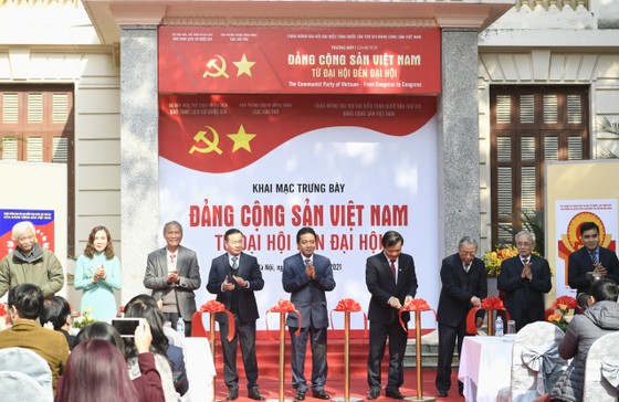'Đảng Cộng sản Việt Nam - Từ Đại hội đến Đại hội' - nhiều tư liệu quý được giới thiệu ảnh 1