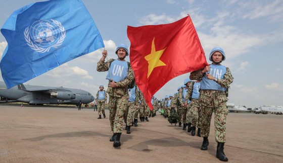 Thiếu tướng Hoàng Kim Phụng: Màu cờ Việt Nam phủ rộng hơn trên bản đồ gìn giữ hòa bình thế giới ảnh 1