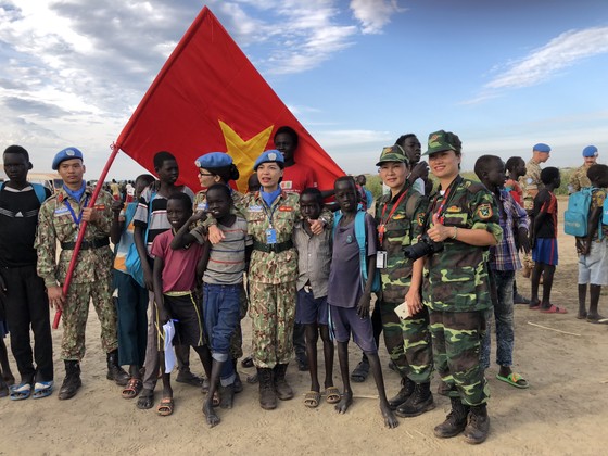 Thiếu tướng Hoàng Kim Phụng: Màu cờ Việt Nam phủ rộng hơn trên bản đồ gìn giữ hòa bình thế giới ảnh 4