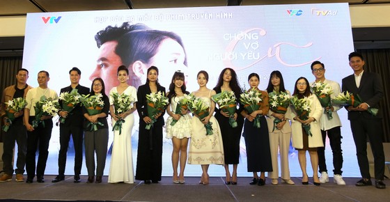 Việt Anh, Quỳnh Nga cùng hội tụ trong phim 'Chồng cũ, vợ cũ, người yêu cũ' ảnh 1