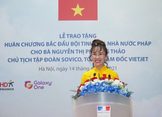 越南首位女企業家榮獲法國國家榮譽勳位勳章 ảnh 1