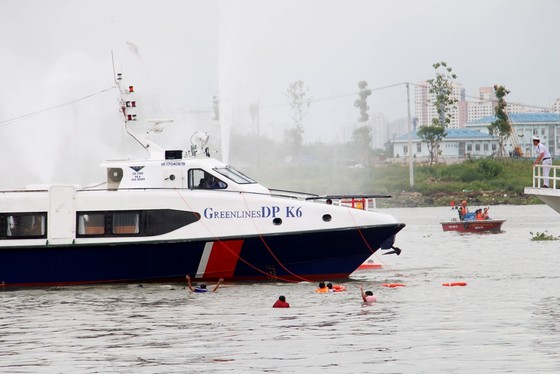 Tàu khách đâm tàu du lịch chìm trên sông Sài Gòn, cứu sống 118 người ảnh 3