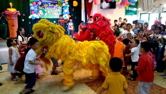 600 triệu đồng giúp thiếu nhi nhiều địa phương đón Tết Trung thu ấm áp ảnh 3