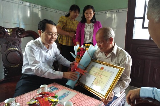 Thăm, chúc thọ người cao tuổi tiêu biểu ở Bình Chánh ảnh 2