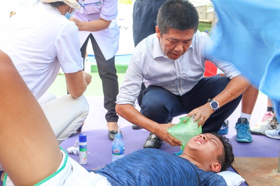 Tay vợt 15 tuổi lên ngôi giải U18 sau màn chạy đua thể lực ảnh 2