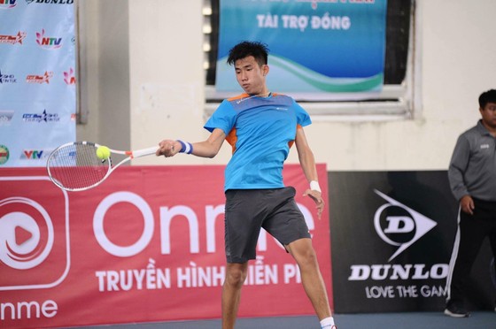 Tay vợt trẻ Nguyễn Văn Phương 
