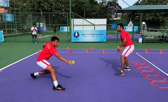 Lãnh đạo tỉnh Tây Ninh động viên đội tuyển quần vợt Việt Nam trước khi lên đường dự Davis Cup ảnh 2