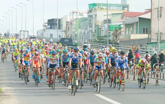 Giải xe đạp ĐBSCL: Các tay đua Đồng Nai thách đấu nước rút với TPHCM ảnh 3