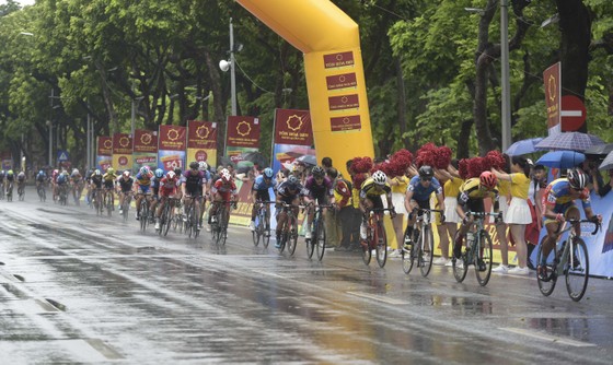 Giải xe đạp quốc tế VTV Cúp: Cuộc đọ sức nước rút của các tay đua gốc Hàn  ảnh 3