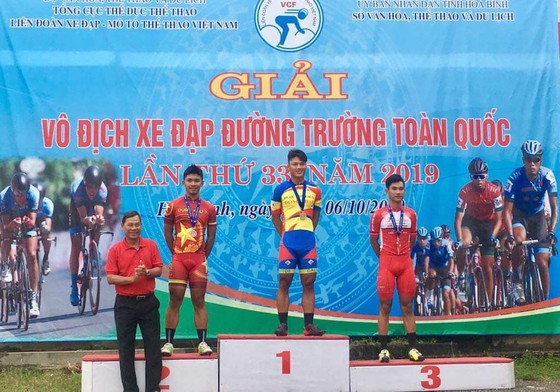 Giải xe đạp VĐQG 2019: Hattrick vàng cho Nguyễn Thị Thật ảnh 1