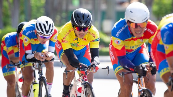 Tay đua Nguyễn Trường Tài lại chiếm Áo vàng Cúp xe đạp Truyền hình TPHCM tại Nha Trang  ảnh 2